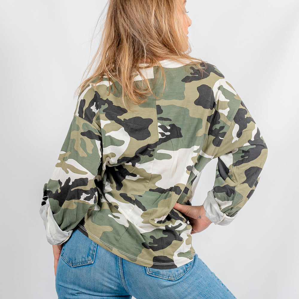 POLERA MILITAR CUELLO BRILLO